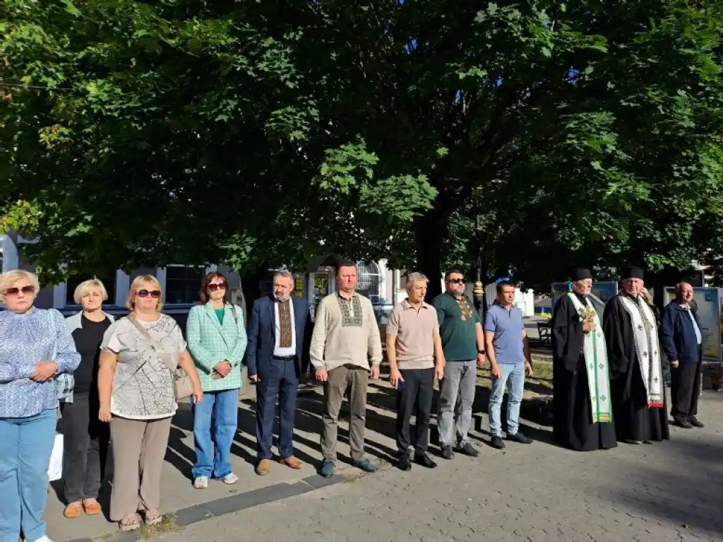 У Ковелі підняли синьо-жовтий стяг у місці, де він замайорів 35 років тому