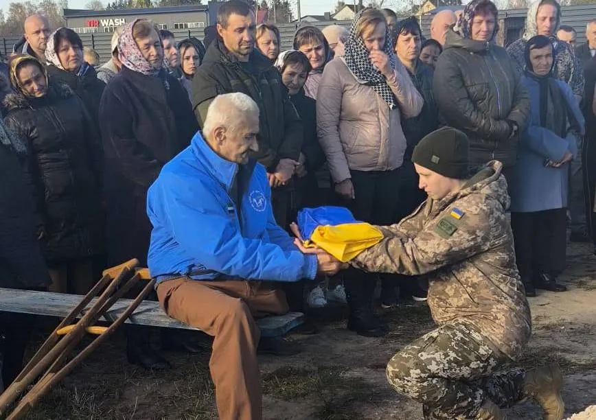 У Вишнівській громаді попрощалися із загиблим на Луганщині захисником Віктором Терешкевичем