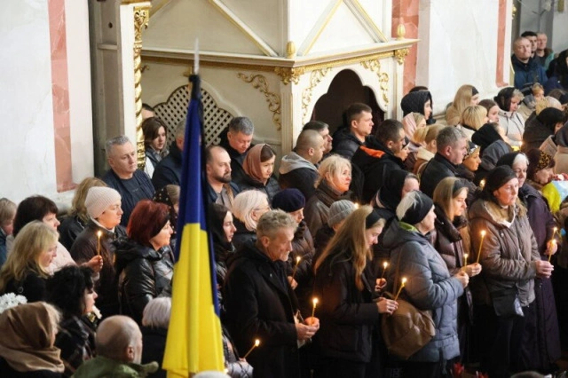 Луцьк попрощався з полеглими захисниками Ігорем Грабком та Андрієм Жуком