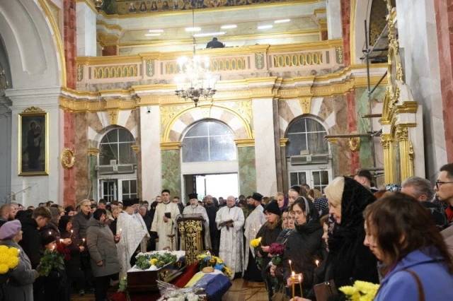 Луцьк попрощався з полеглими захисниками Ігорем Грабком та Андрієм Жуком
