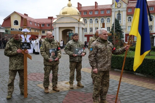 Луцьк попрощався з полеглими захисниками Ігорем Грабком та Андрієм Жуком