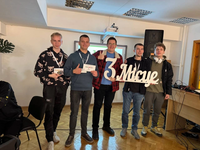 Осіння школа RiseUP Space у ВНУ: фізика, ІТ і натхнення для майбутніх фахівців