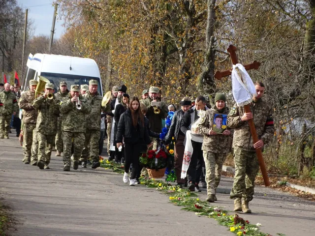 Турійська громада у скорботі: попрощалися із загиблим захисником Юрієм Патієм