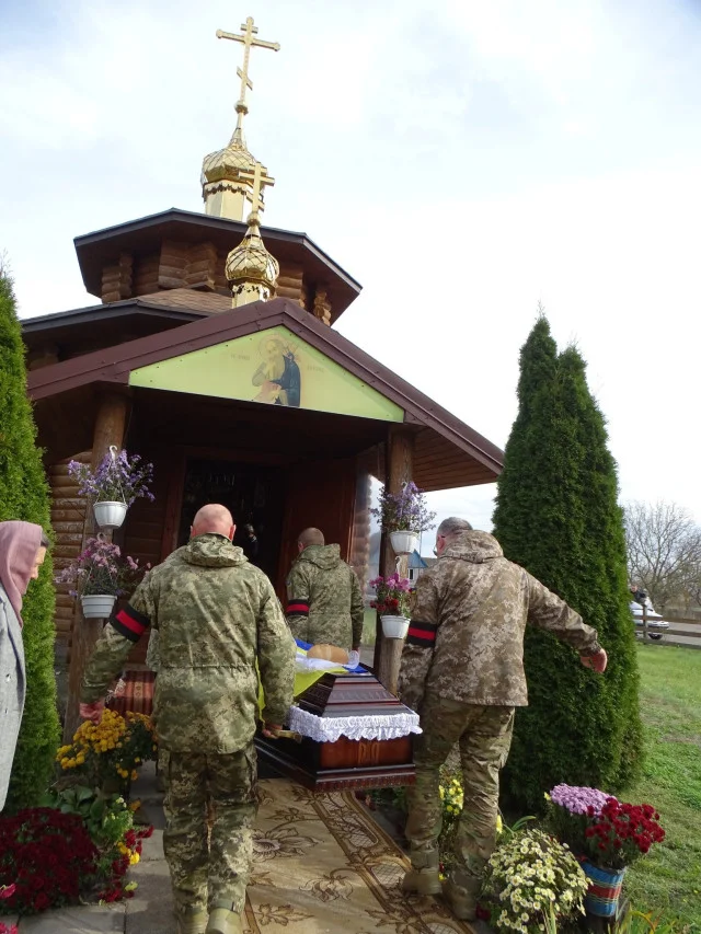 Турійська громада у скорботі: попрощалися із загиблим захисником Юрієм Патієм