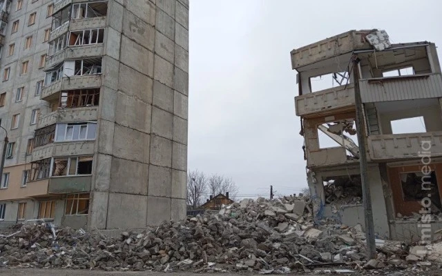 У Луцьку добігає кінця розбирання частини багатоповерхівки, знищеної під час ракетного удару