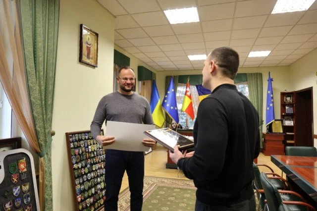 Луцька спортсменка Ірина Борисюк отримала сертифікат від міського голови за успішні виступи на європейських і світових турнірах