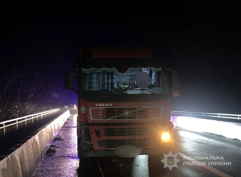Під колесами вантажівки: на Волині загинула пішохідка