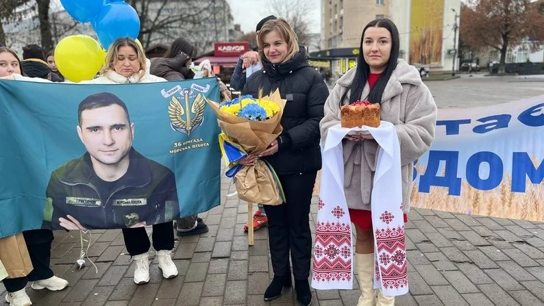 У Луцьку зустріли морпіха Владислава Григорчука, який провів у полоні понад три роки