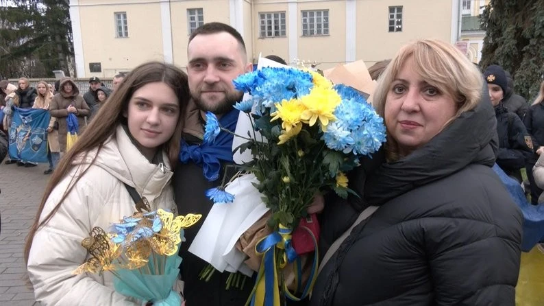 У Луцьку зустріли морпіха Владислава Григорчука, який провів у полоні понад три роки