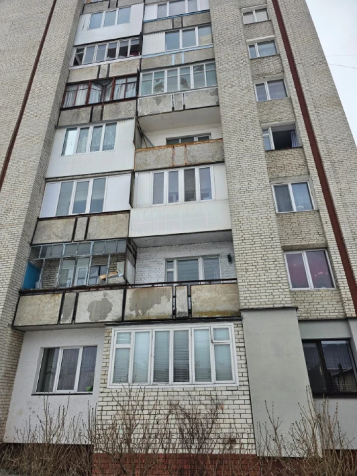 Мер Ковеля особисто перевірив наслідки ракетного удару по житловому будинку