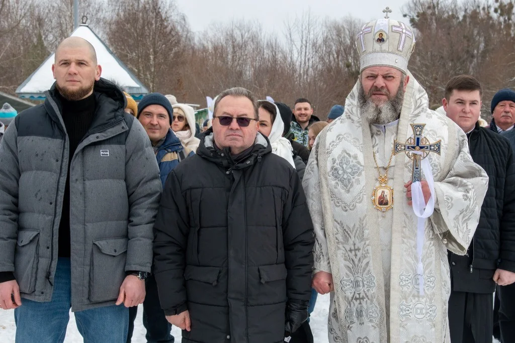 Волинь відзначила Хрещення: сотні людей занурилися в святі води Стиру