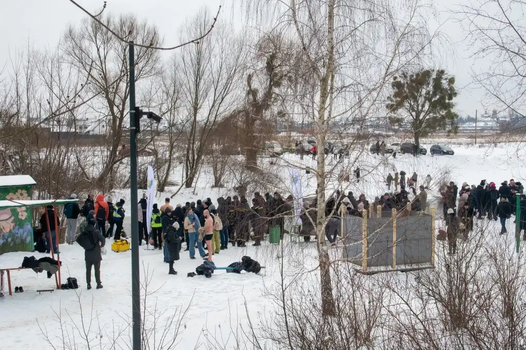 Волинь відзначила Хрещення: сотні людей занурилися в святі води Стиру