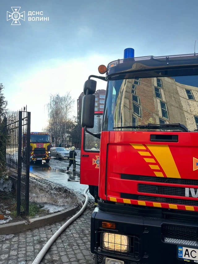 У Луцьку ліквідували пожежу в готельно-ресторанному комплексі: що відомо