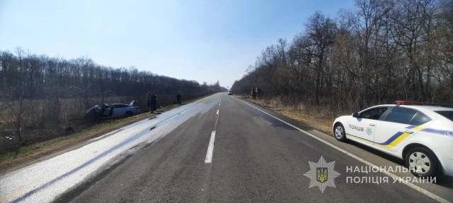 Тяжка аварія під Луцьком: лобове зіткнення легковика з вантажівкою