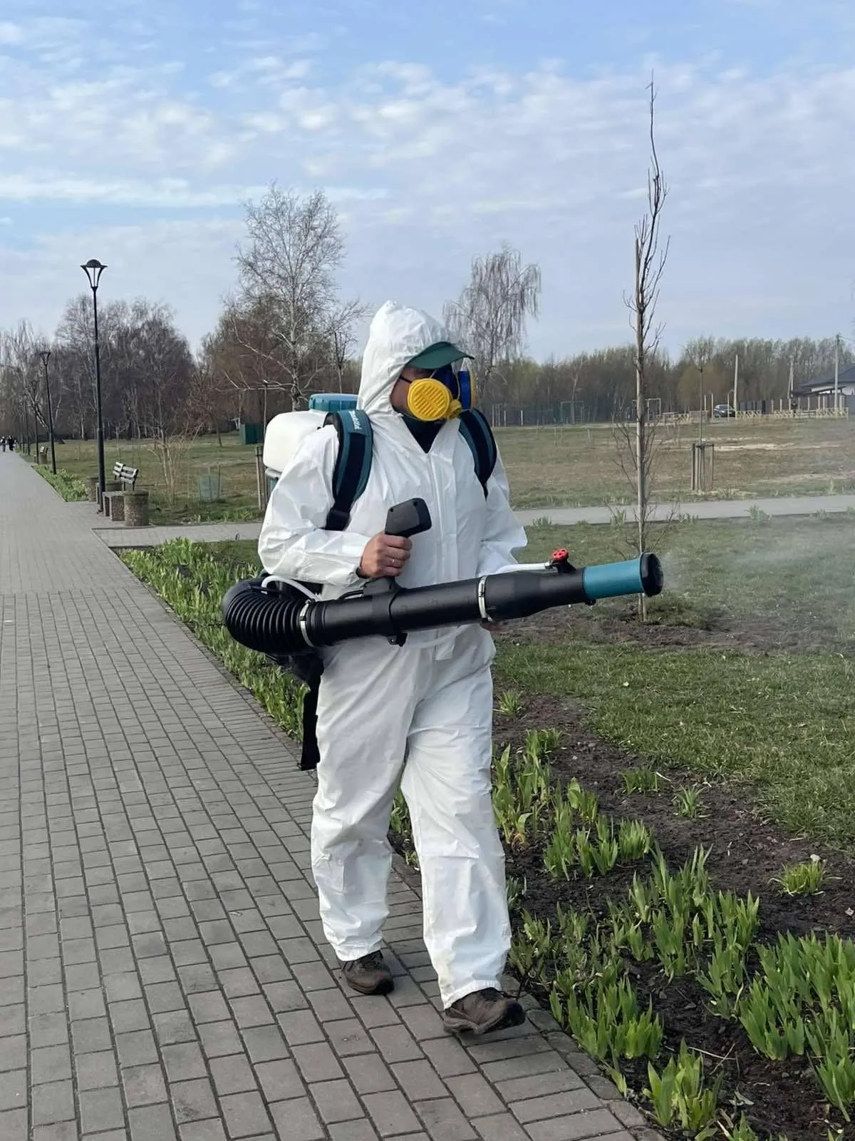Безпечний відпочинок у Ковелі: парки та набережну очистили від кліщів